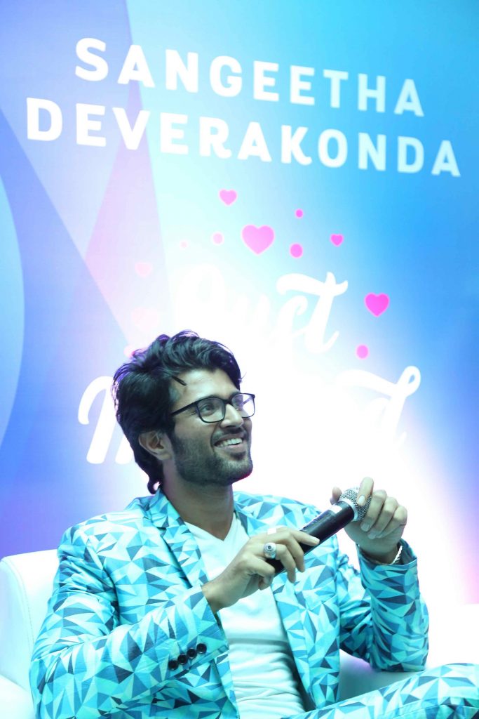 Actor Vijay Devarakonda was announced as brand ambassador on Sangeetha Mobiles on Tuesday.jpg