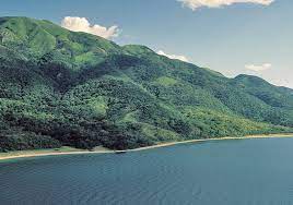 World Largest Freshwater lake: 10 largest Freshwater lakes in the world, जगातील सर्वात मोठे गोड्या पाण्याचे तलाव 7 World Largest Freshwater lake