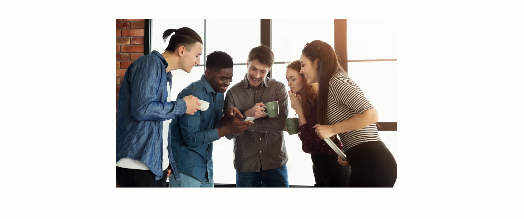 Sales teams can collaborate to close a deal on WhatsApp API Groups