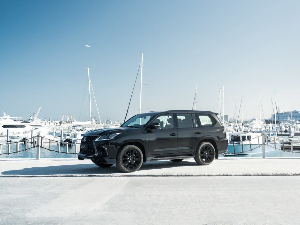 2021 Lexus LX front side