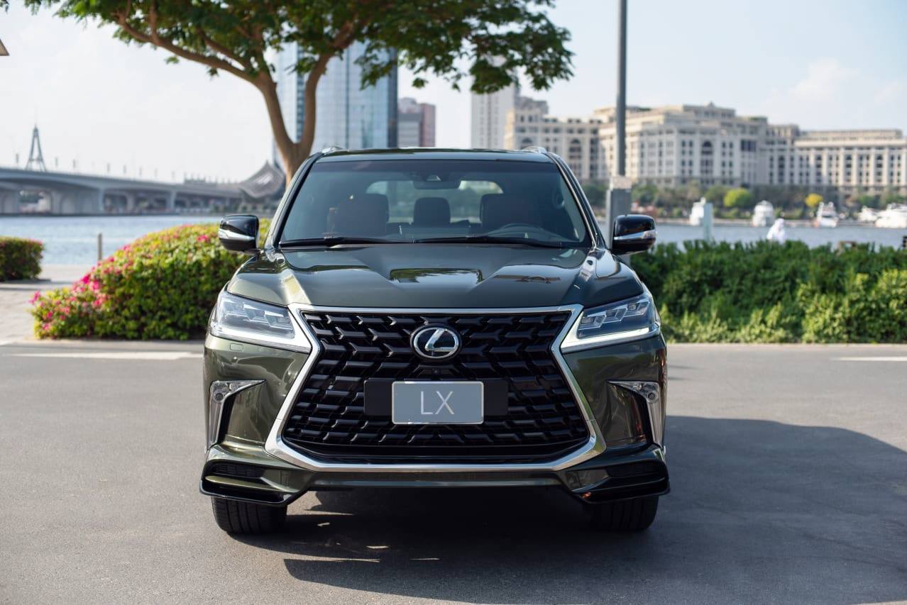 2021 Lexus LX front
