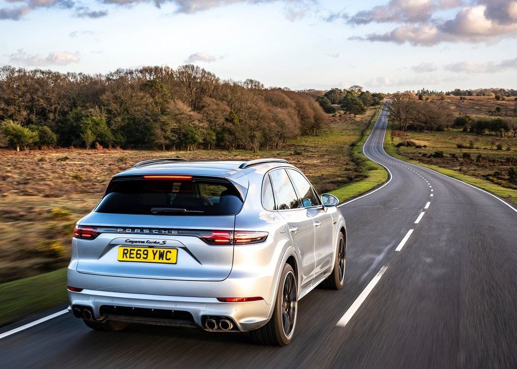 2021 Porsche Cayenne Turbo S E-Hybrid performance