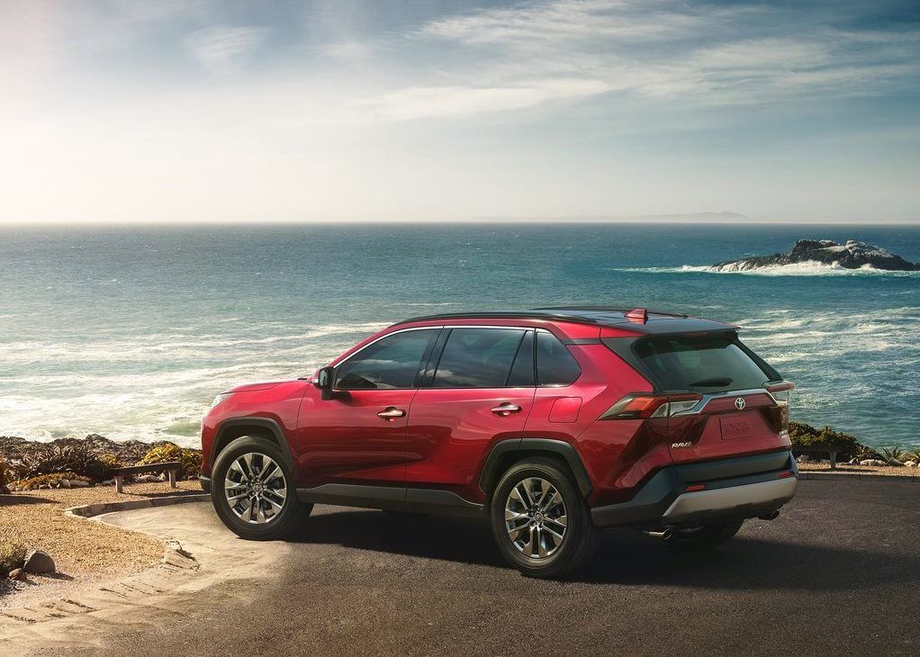 2021 Toyota RAV4 rear side