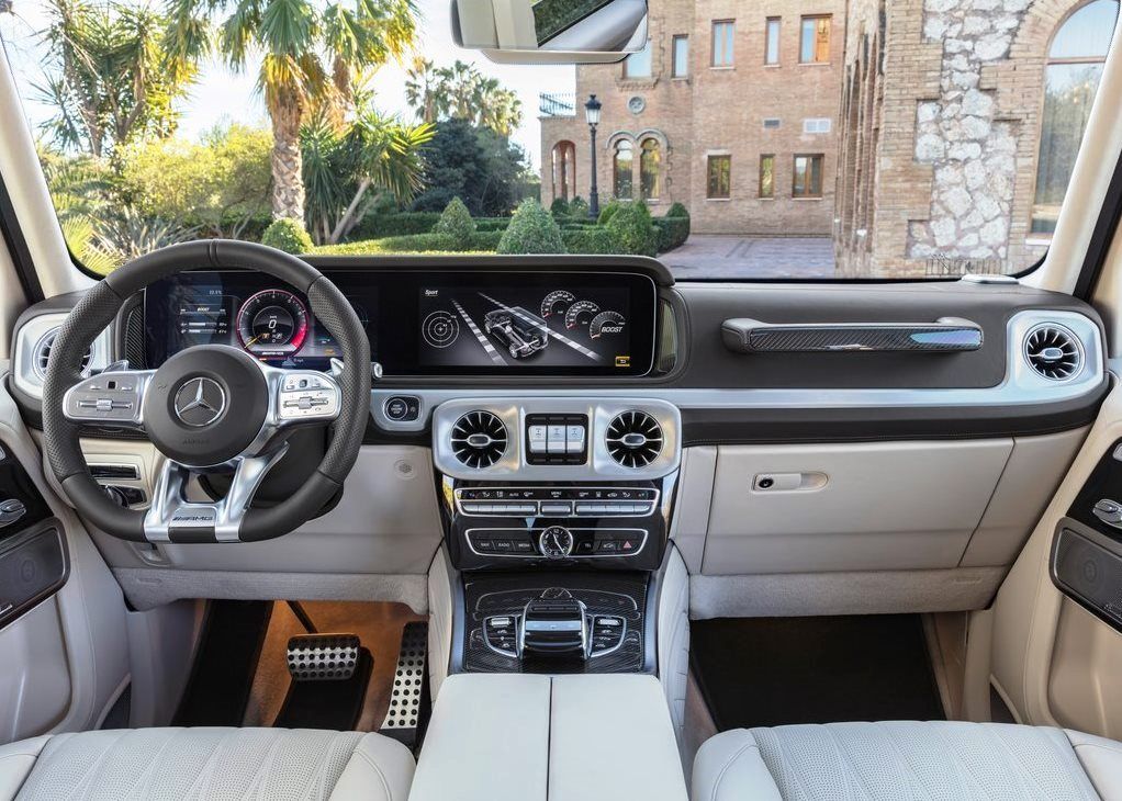 Mercedes-AMG G63 interior