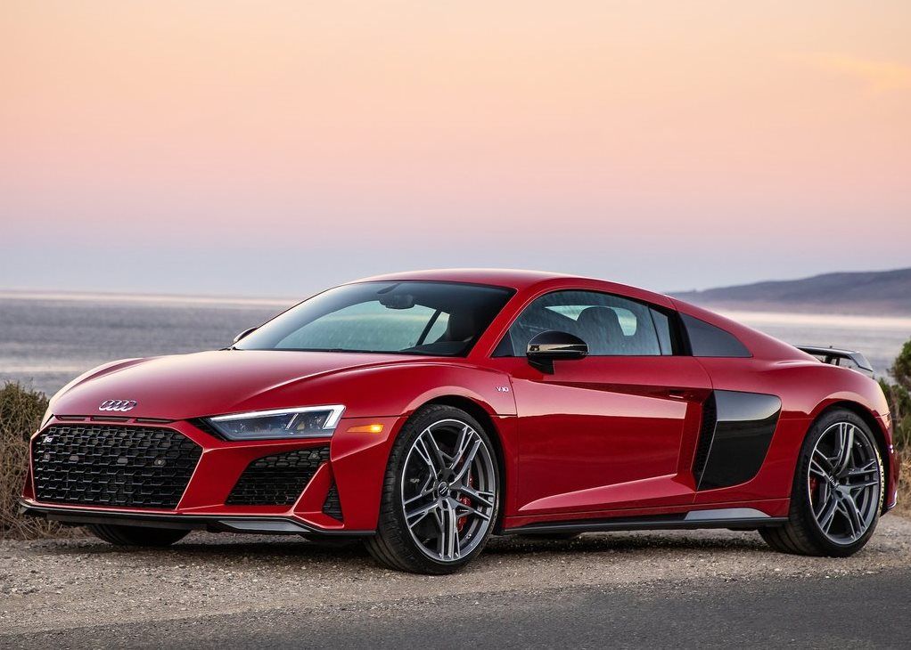 Audi R8 V10 front side