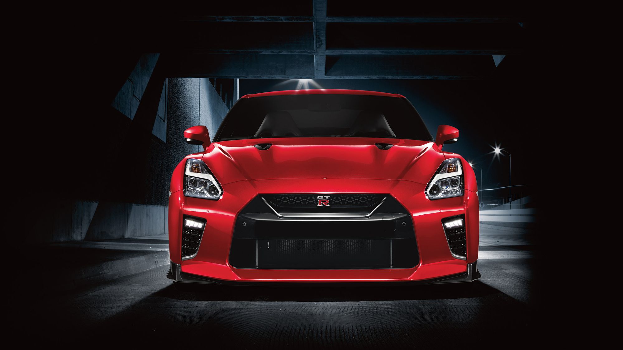 Nissan GT-R front