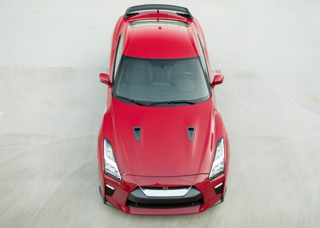 Nissan GT-R top down