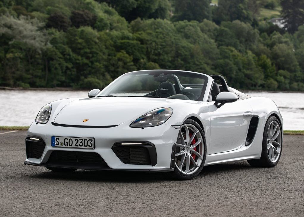 Porsche 718 Spyder front three quarter
