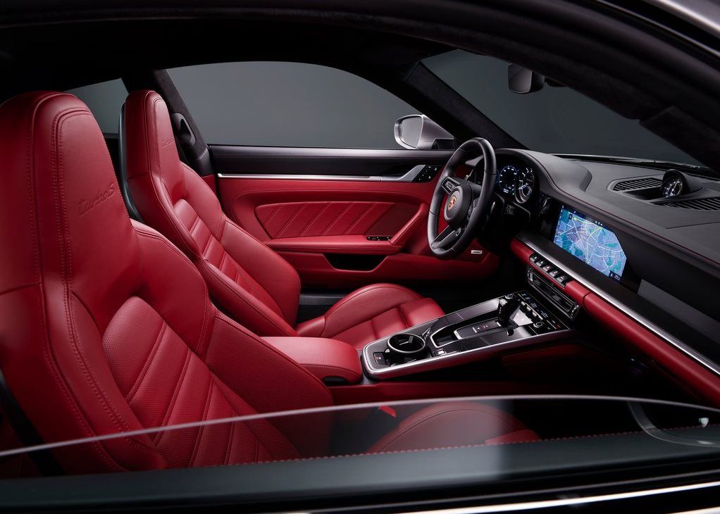 Porsche 911 Turbo S interior