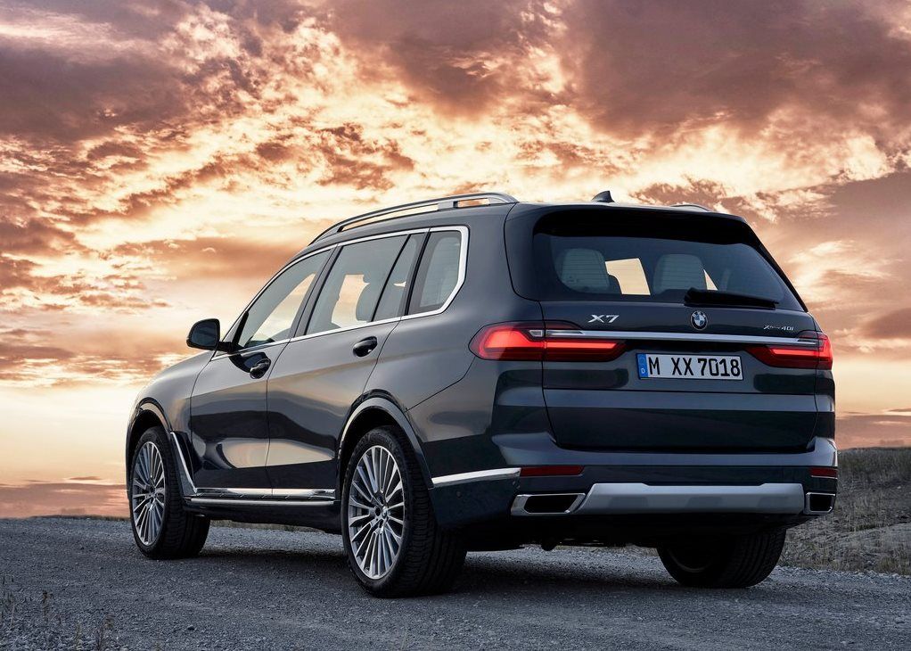 BMW X7 rear side