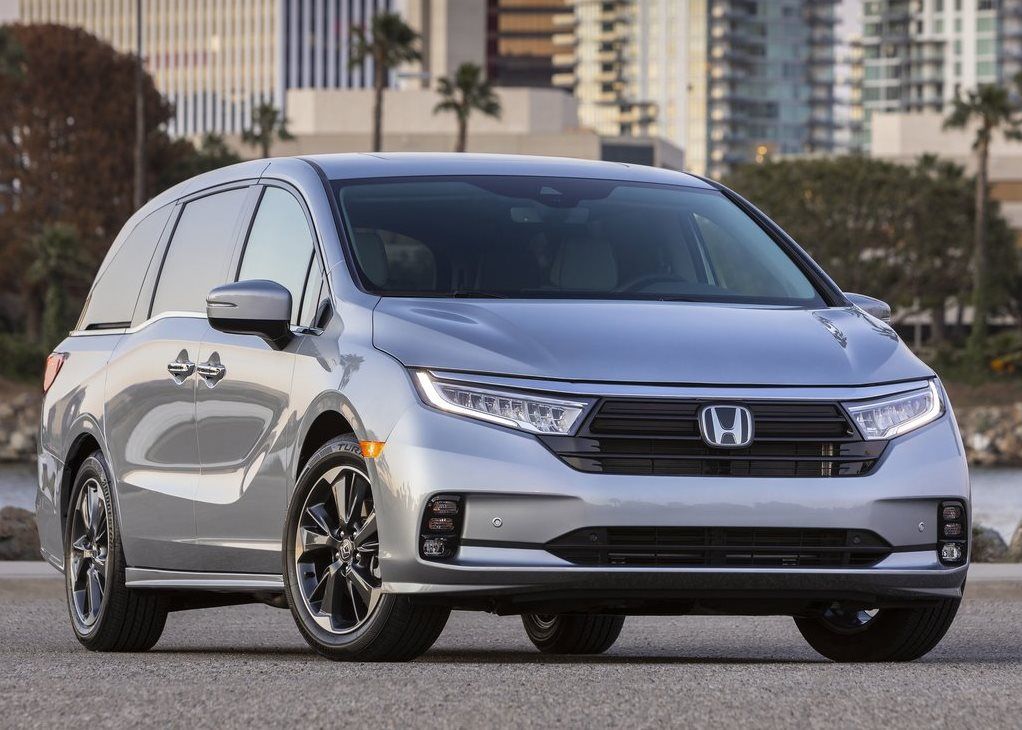 Best MPVs in UAE 2021-22: Price, Specifications, Mileage, Colors, Images