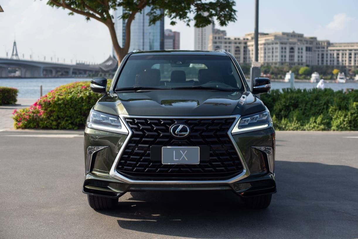 Lexus LX front