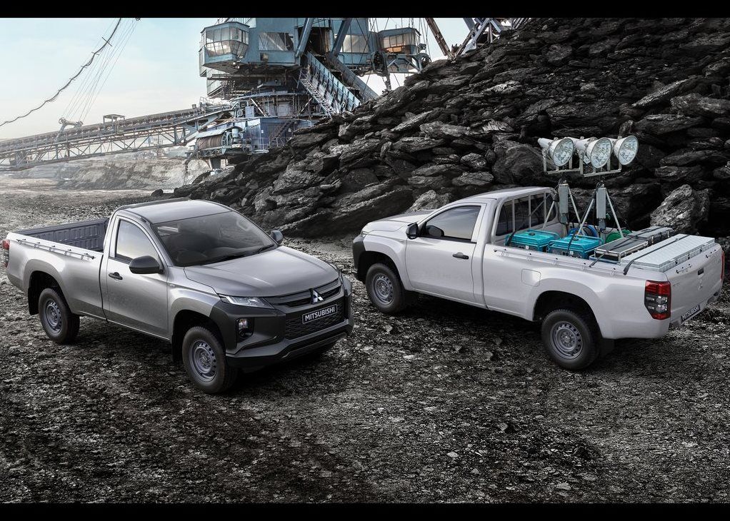Mitsubishi L200 cargo