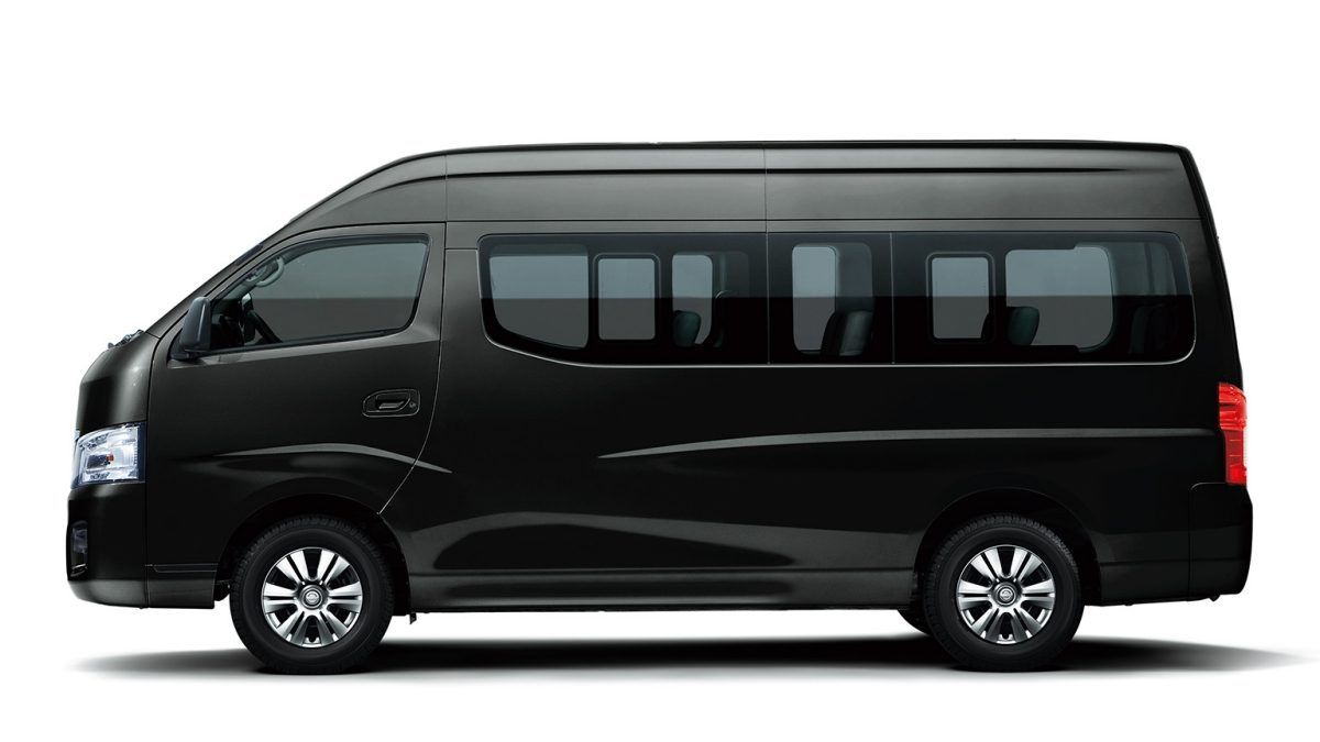 Nissan Urvan side