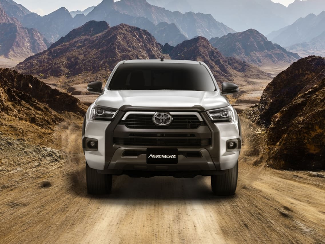 Toyota Hilux front