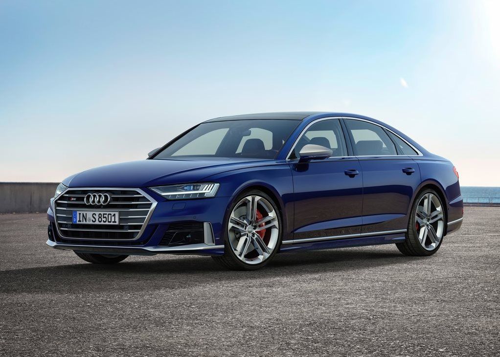 Audi S8 UAE