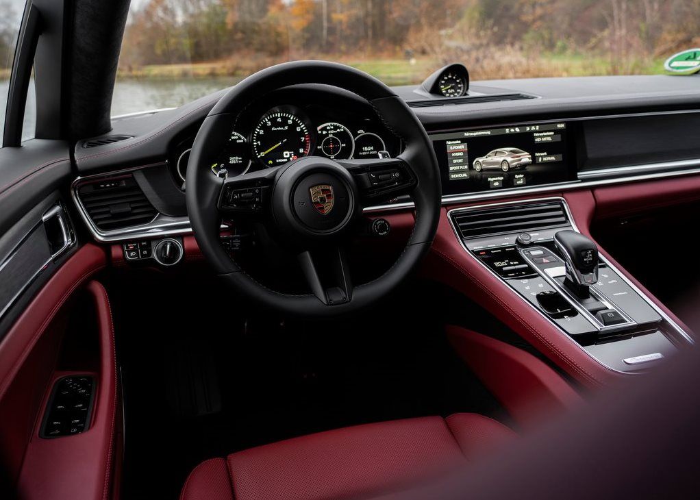 Porsche Panamera Turbo S E-Hybrid interior