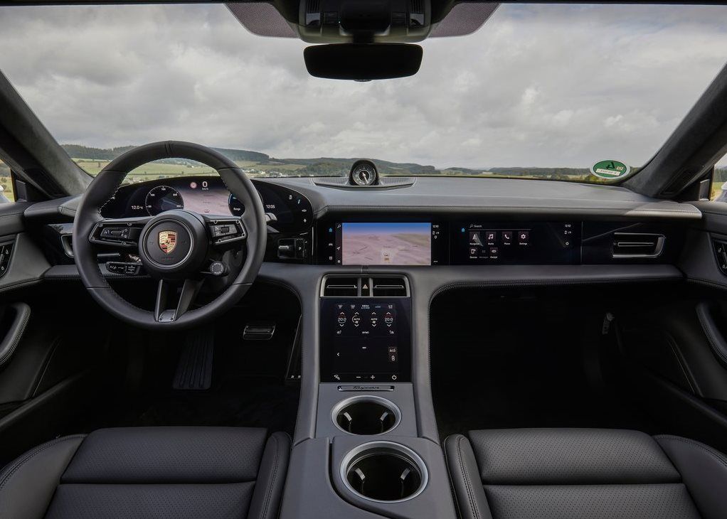 Porsche Taycan Turbo S interior