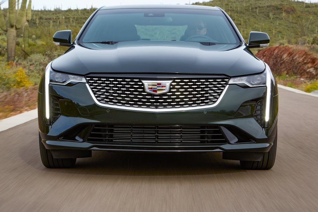Cadillac CT4 front