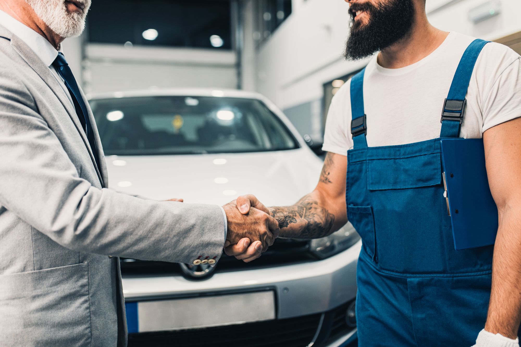 Service scheduling for UAE conditions