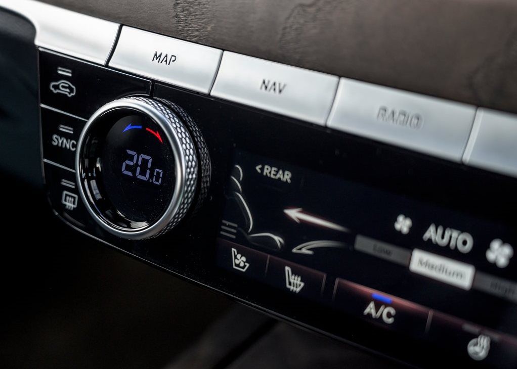 Genesis G80 features