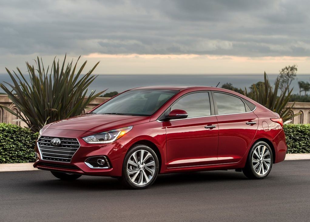 Hyundai Accent front side