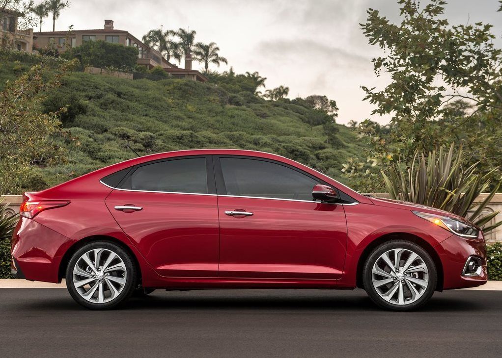 Hyundai Accent side