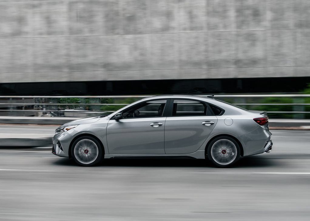 Kia Cerato side