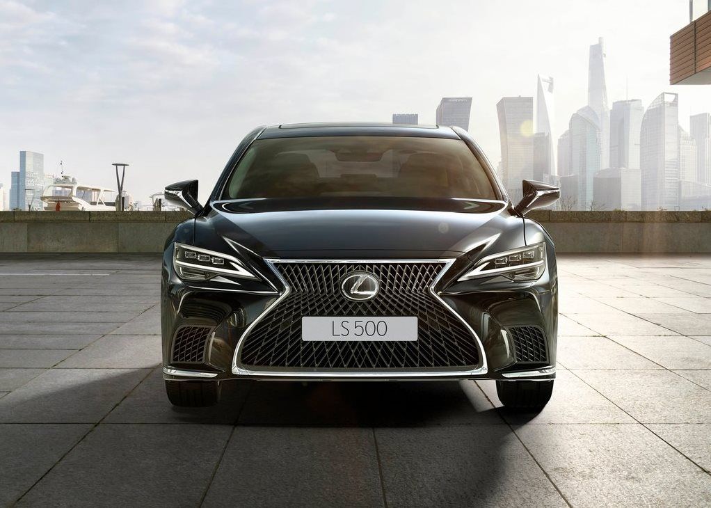 Lexus LS500 front