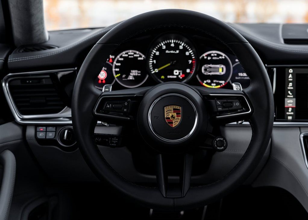Porsche Panamera Turbo S E-Hybrid cockpit