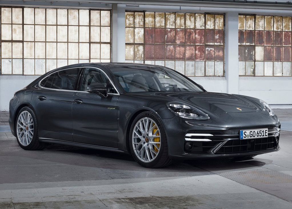 Porsche Panamera Turbo S E-Hybrid front side