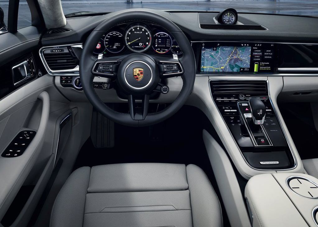 Porsche Panamera Turbo S E-Hybrid interior