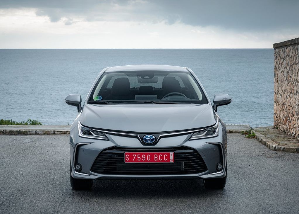 Toyota Corolla front