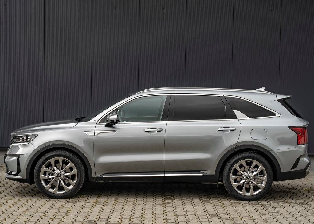 Kia Sorento side