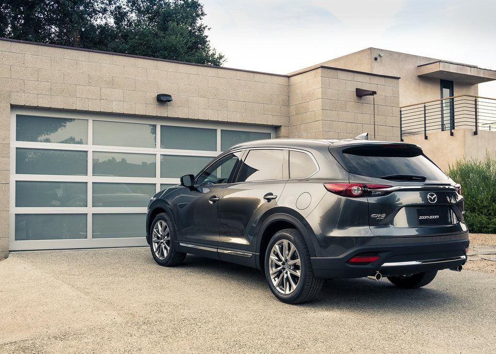Mazda CX-9 side