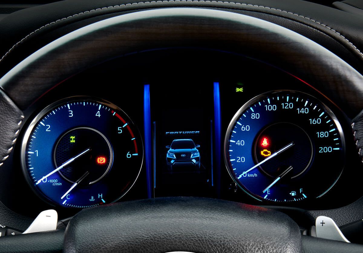 Toyota Fortuner interior features
