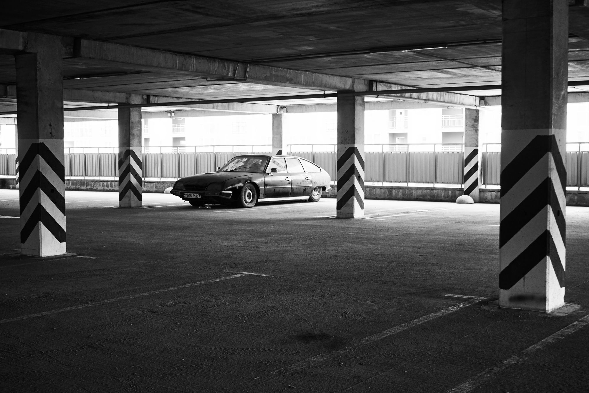 can-we-buy-abandoned-cars-in-dubai