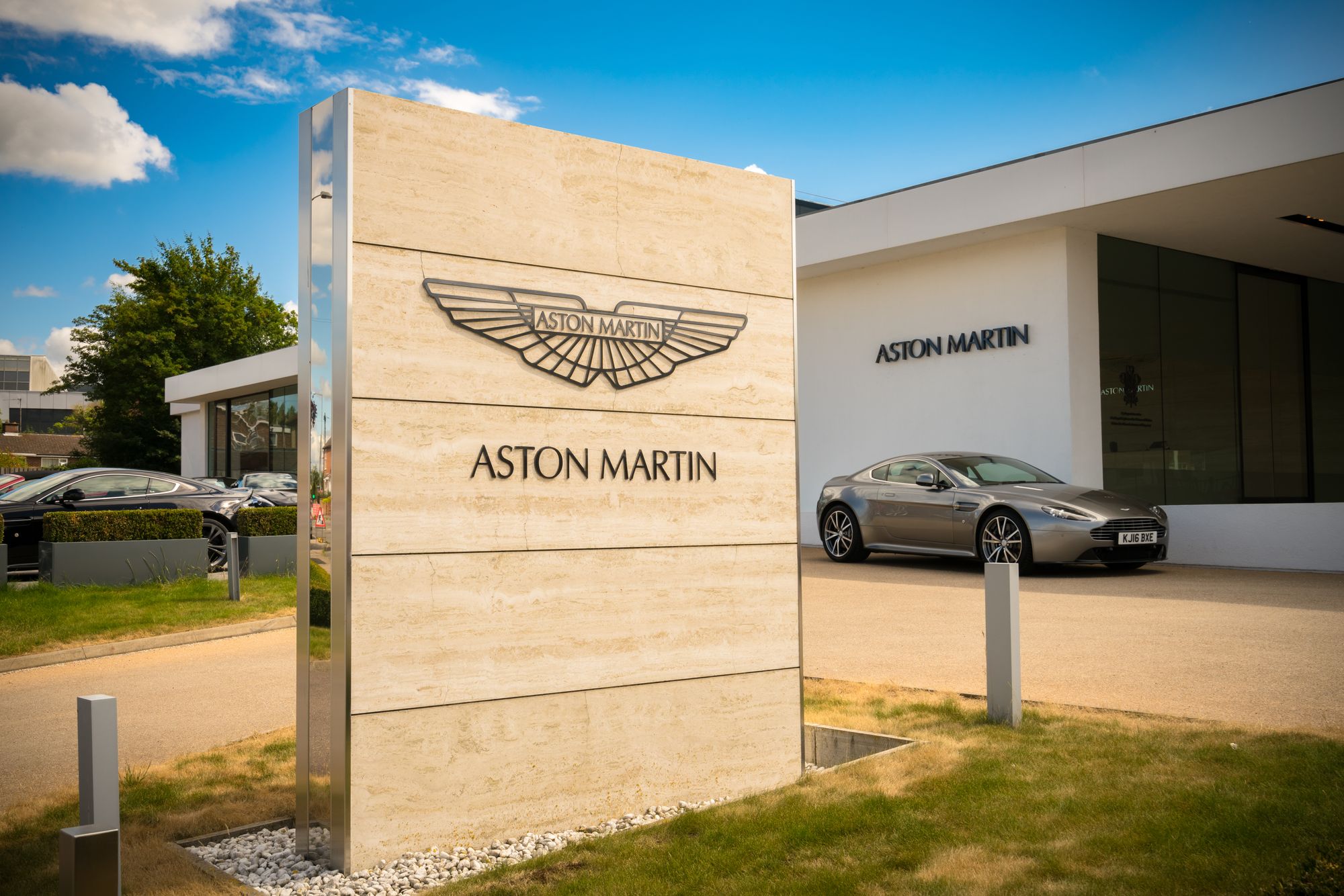 Top Luxury Car Brands in the UAE