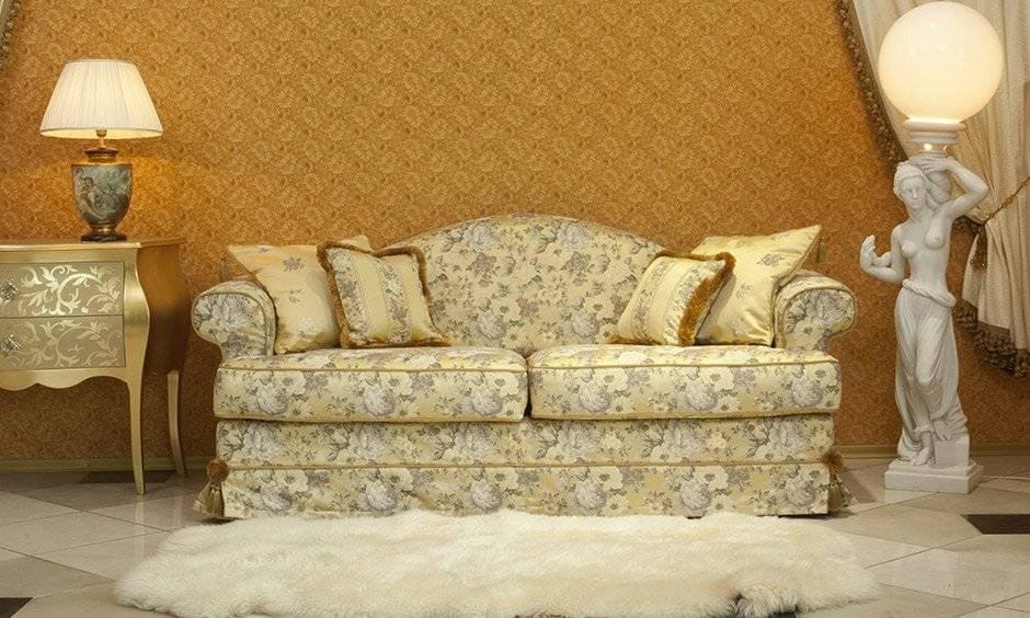 Gold wallpaper ideas for indian homes