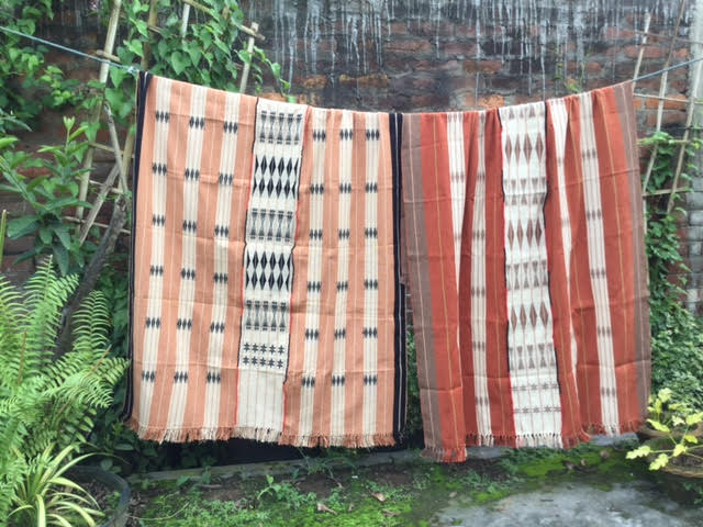 Loin loom weaving Loin loom weaving