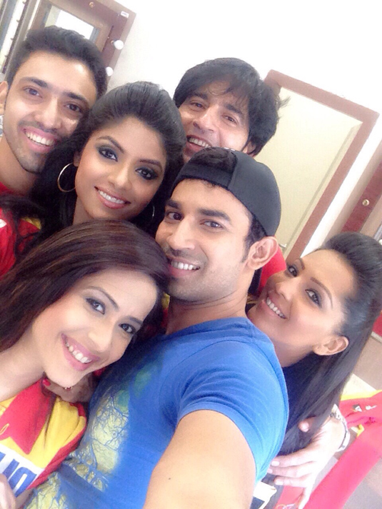Dimple Jhangiani, Sayantani Ghosh, Hiten Tejwani, and Meghna Naidu