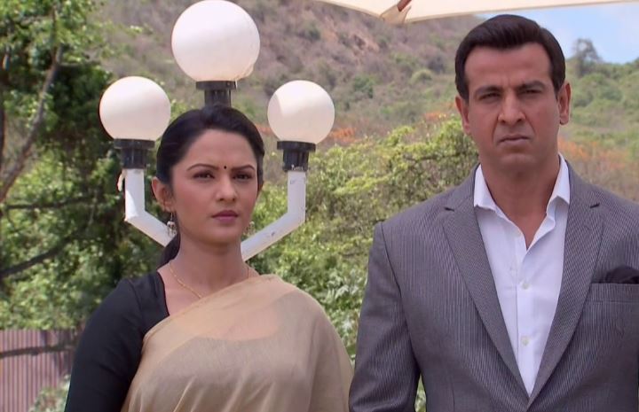 Neil and Ragini From Itna Karo Na Mujhe Pyaar