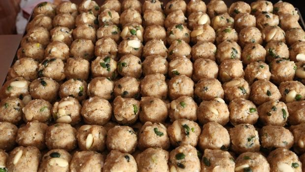 Thaggu Ke Ladoo