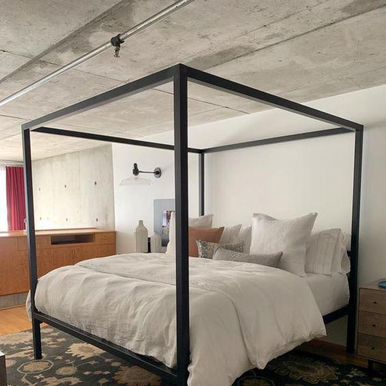 Luxirious Canopy Bed