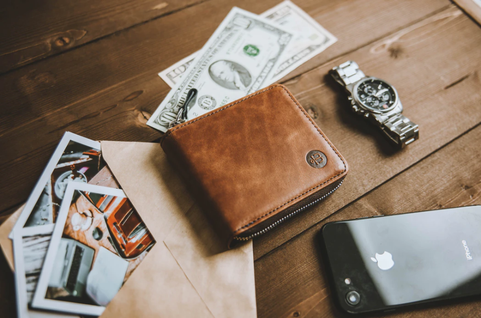 Leather-Wallet-Starting-at-Rs.299-80%-worth-Rs.3,000-Amazon