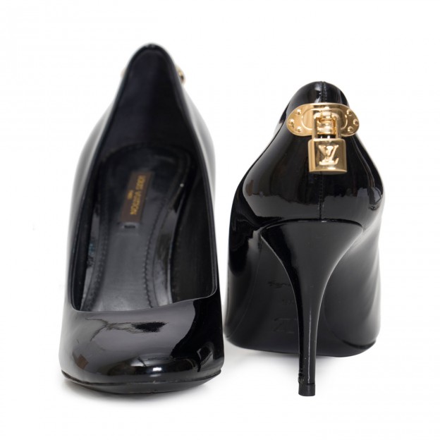 louis vuitton black pumps