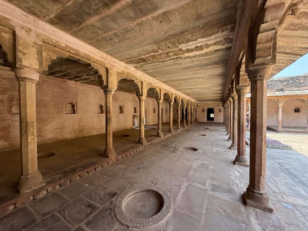 Gwalior Karan Mahal Sochfilmss47