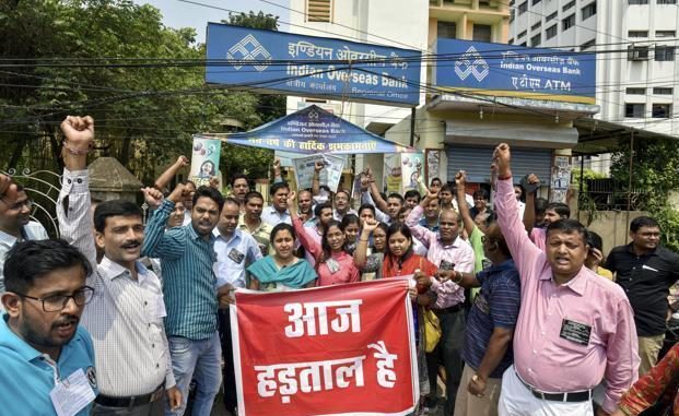 bank_strike-kxOB--621x414@LiveMint