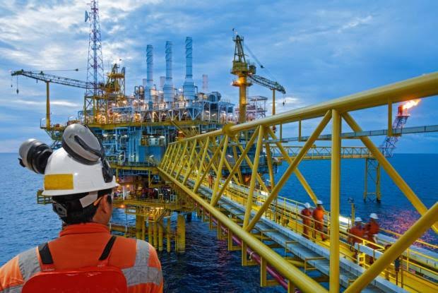 Oil Prices Trade Higher Ahead Of US Stockpiles Data
