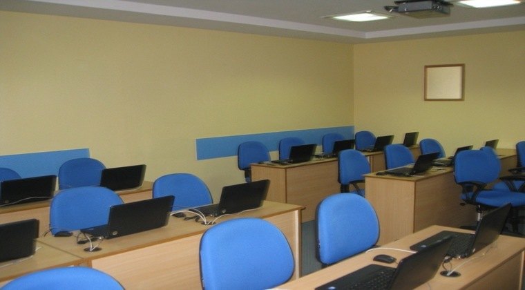 20 seater training room in marathahalli bangalore available on daily